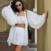 Langärmliges weißes Hemd, lockeres Outfit, Tube-Top, Shorts mit hoher Taille, dreiteiliges Set
